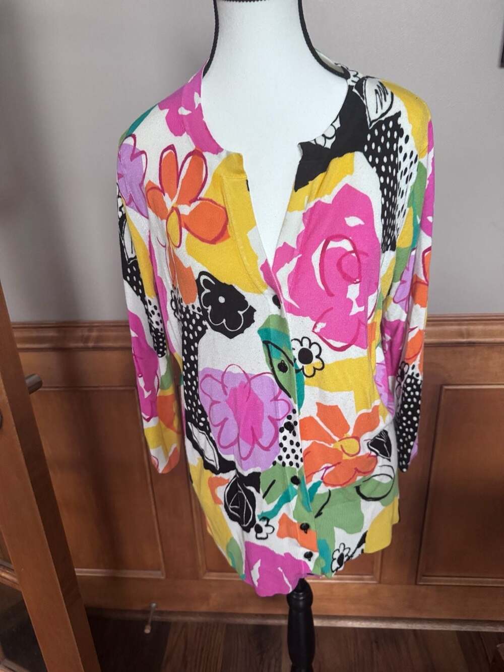 Cyrus Cardigan Sweater Size L Multicolor Floral Abstract Knit